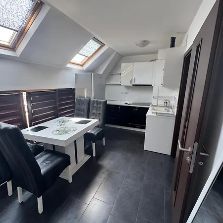 Apartament 5 *